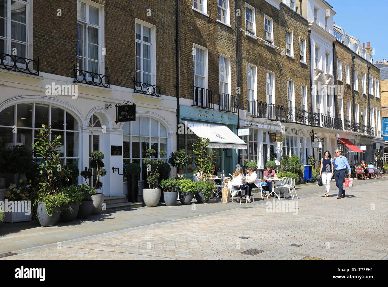 Elegante e sistemazione Motcomb Street nel quartiere di Belgravia a Londra SW1, Regno Unito Foto Stock