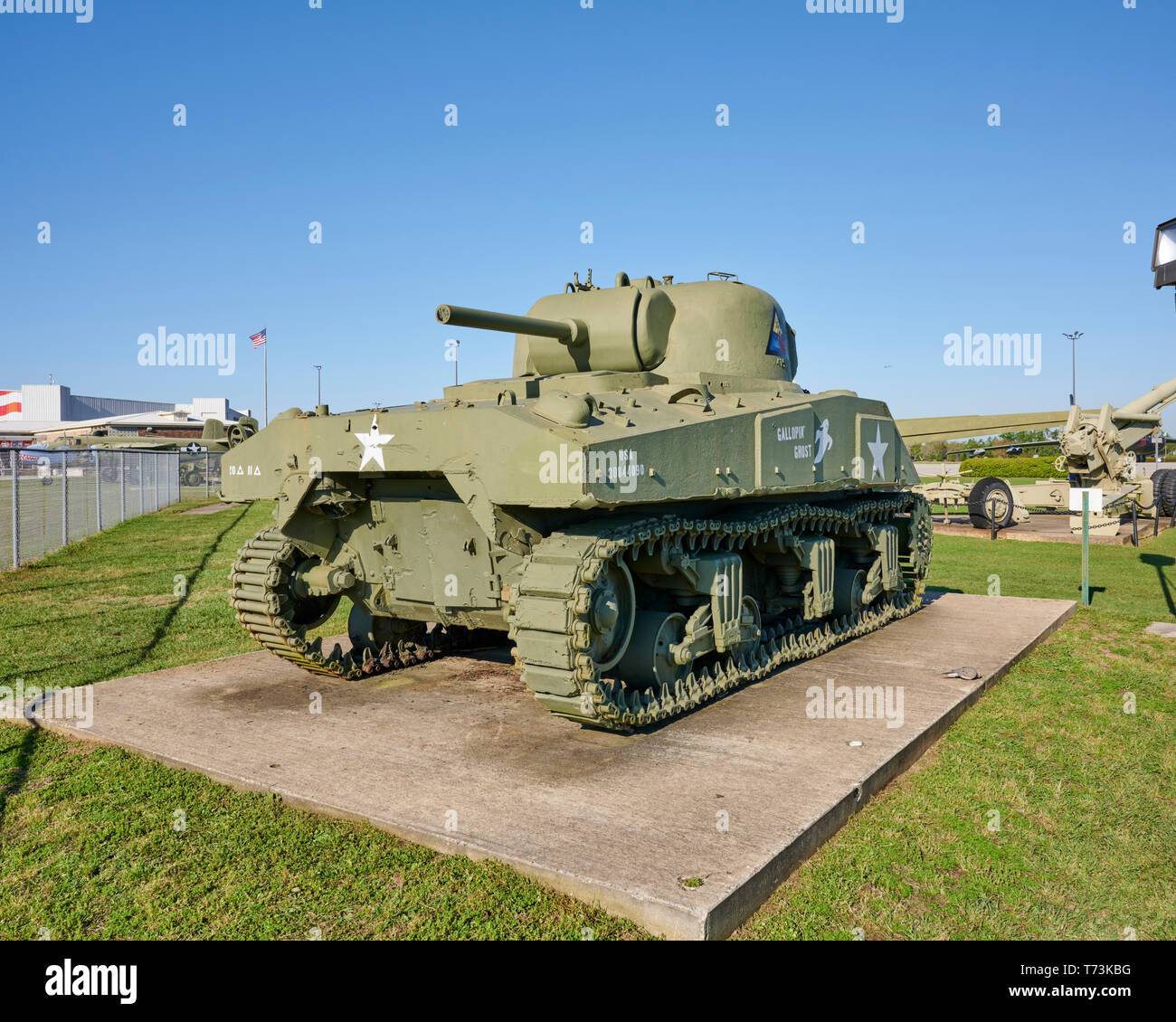 Stati Uniti US Army M4 Sherman serbatoio dalla seconda guerra mondiale o WW2 su schermo ad un outdoor museo di storia militare in Mobile in Alabama, Stati Uniti d'America. Foto Stock