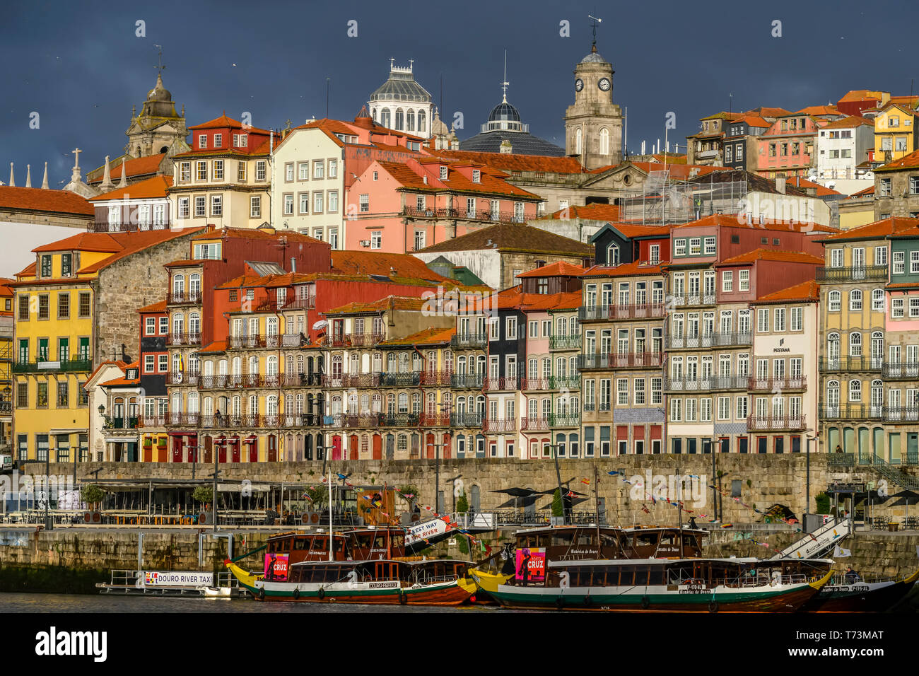 Porto di Riverside Quartiere; Ribeira, Porto, Portogallo Foto Stock