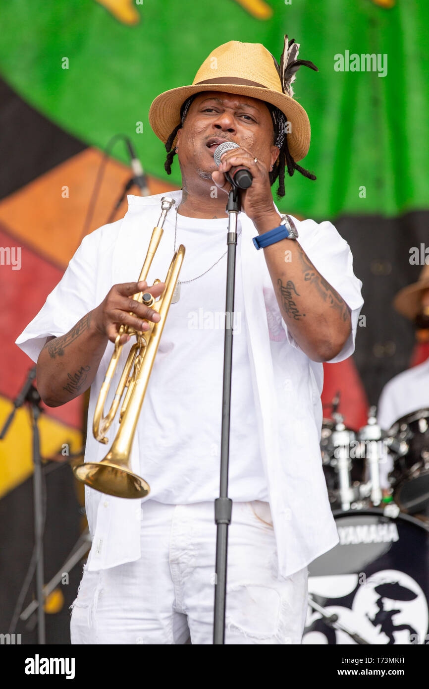 3 maggio 2019 - New Orleans, Louisiana, Stati Uniti - musicista KERMIT RUFFINS durante il cinquantesimo anniversario del Jazz di New Orleans e Heritage Festival a New Orleans, Louisiana (credito Immagine: © Daniel DeSlover/ZUMA filo) Foto Stock