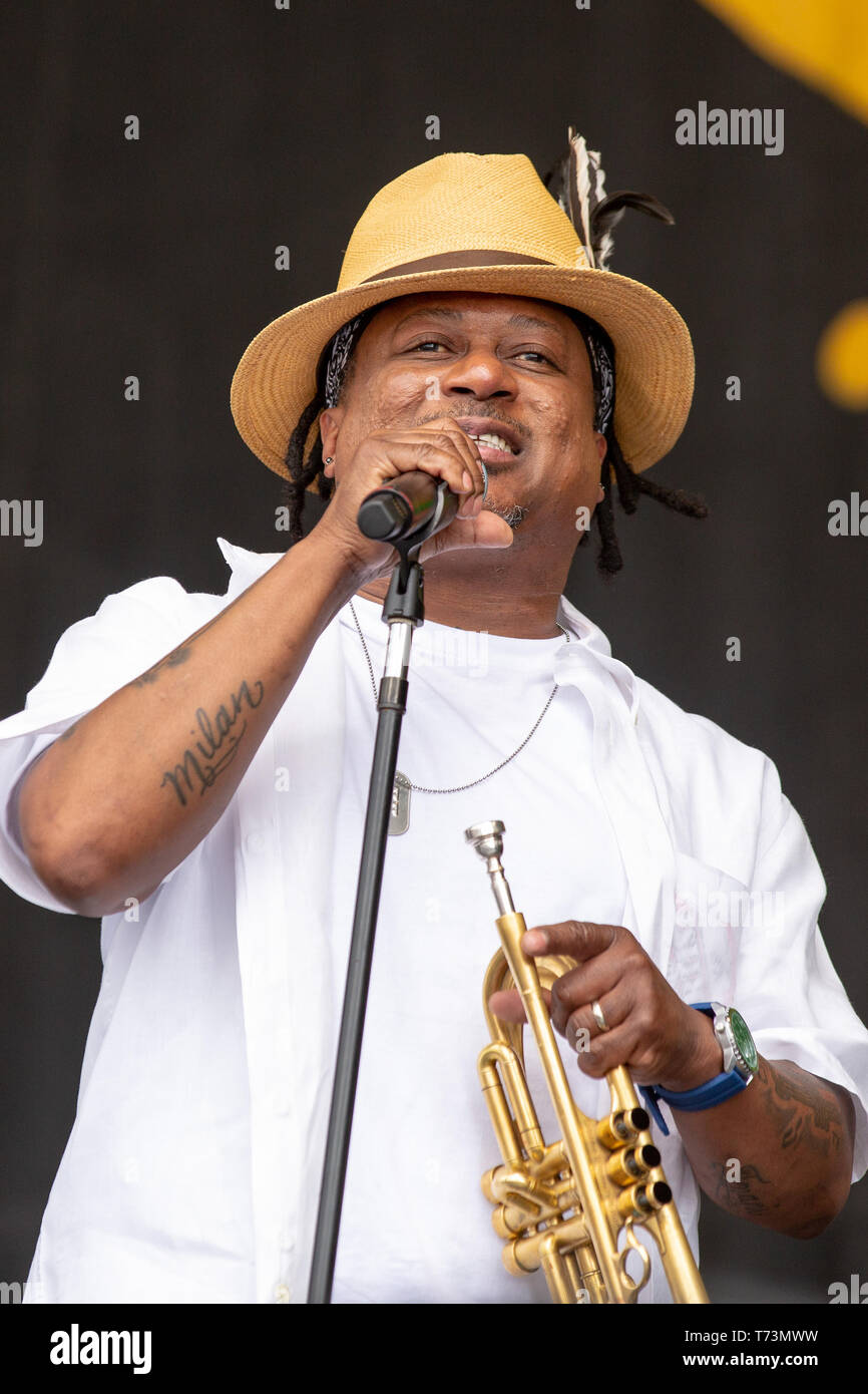 3 maggio 2019 - New Orleans, Louisiana, Stati Uniti - musicista KERMIT RUFFINS durante il cinquantesimo anniversario del Jazz di New Orleans e Heritage Festival a New Orleans, Louisiana (credito Immagine: © Daniel DeSlover/ZUMA filo) Foto Stock