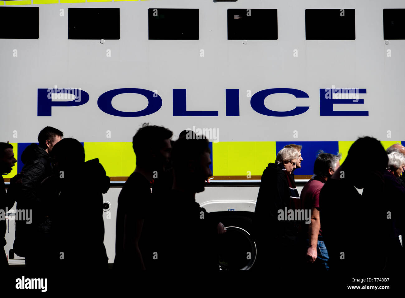 Hibs vs cuori, Easter Road Stadium, polizia, G4S di controllo di sicurezza per la funzione di camera, ventilatori Foto Stock