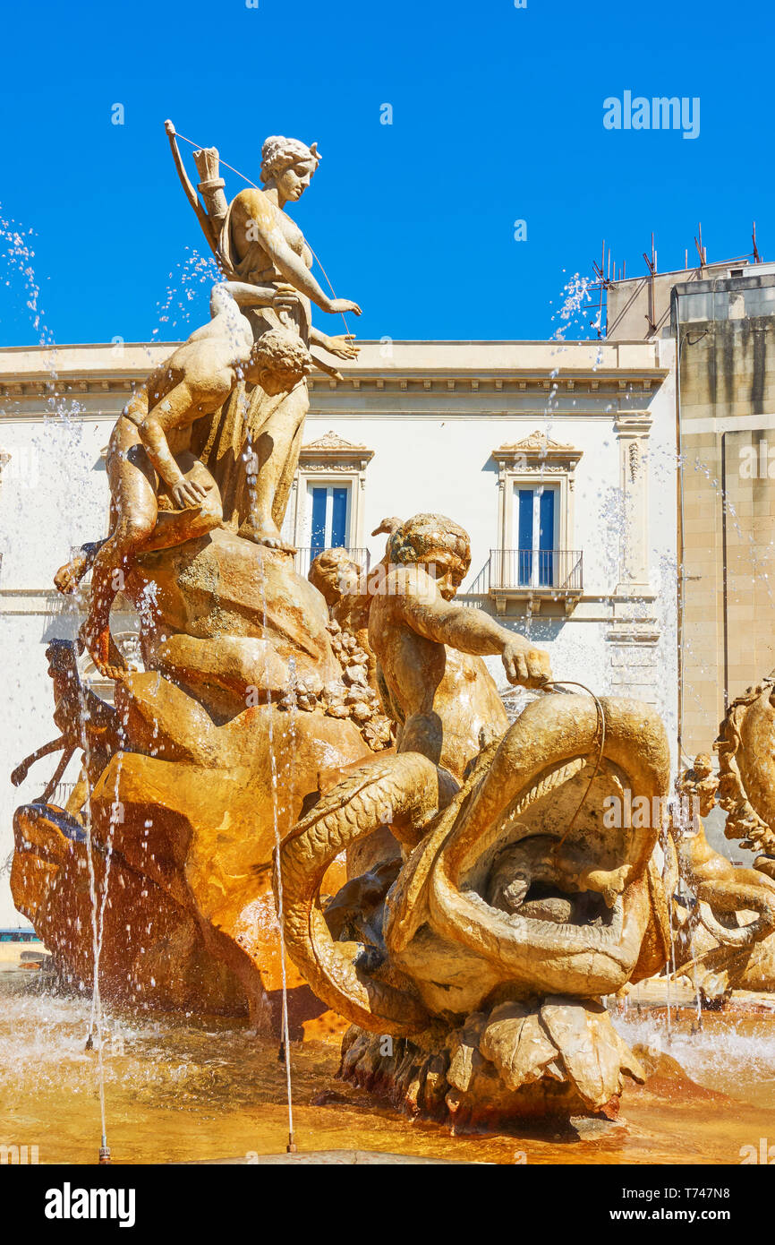 Siracusa, Italia - 17 Marzo 2019: Fontana di Diana (1907) in provincia di Siracusa Foto Stock