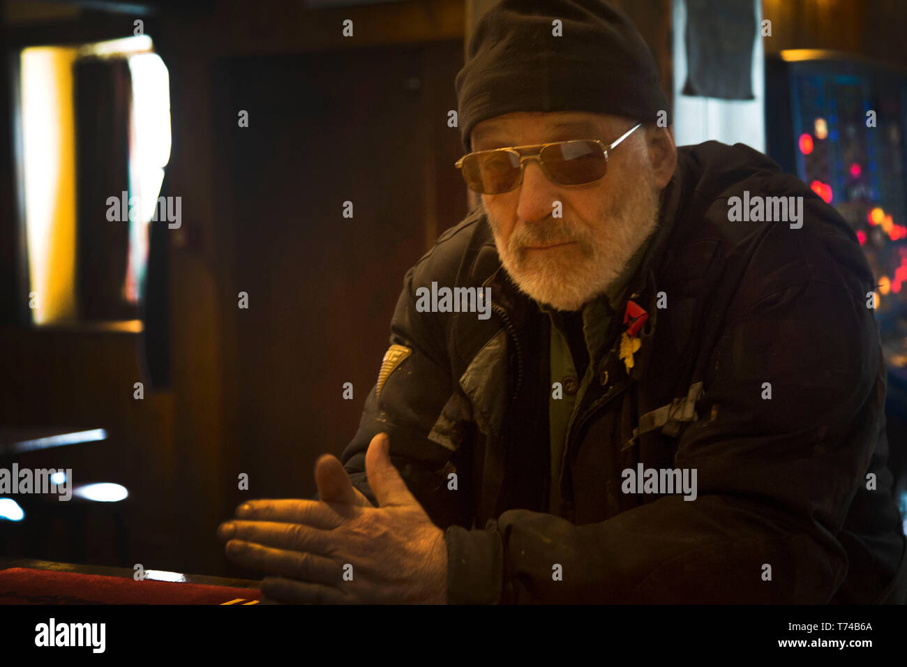 La gente locale al Botchy Bar, l'Hotel Albert, Kirkwall, isole Orcadi Scozia, ​UK Foto Stock