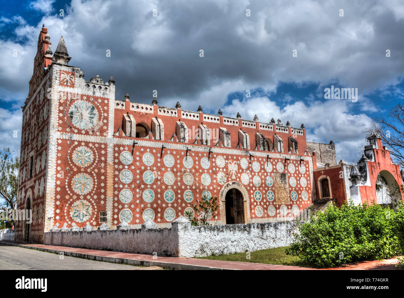 Ex-Convent di Santo Domingo, fondata nel 1646; Uayma, Yucatan, Messico Foto Stock