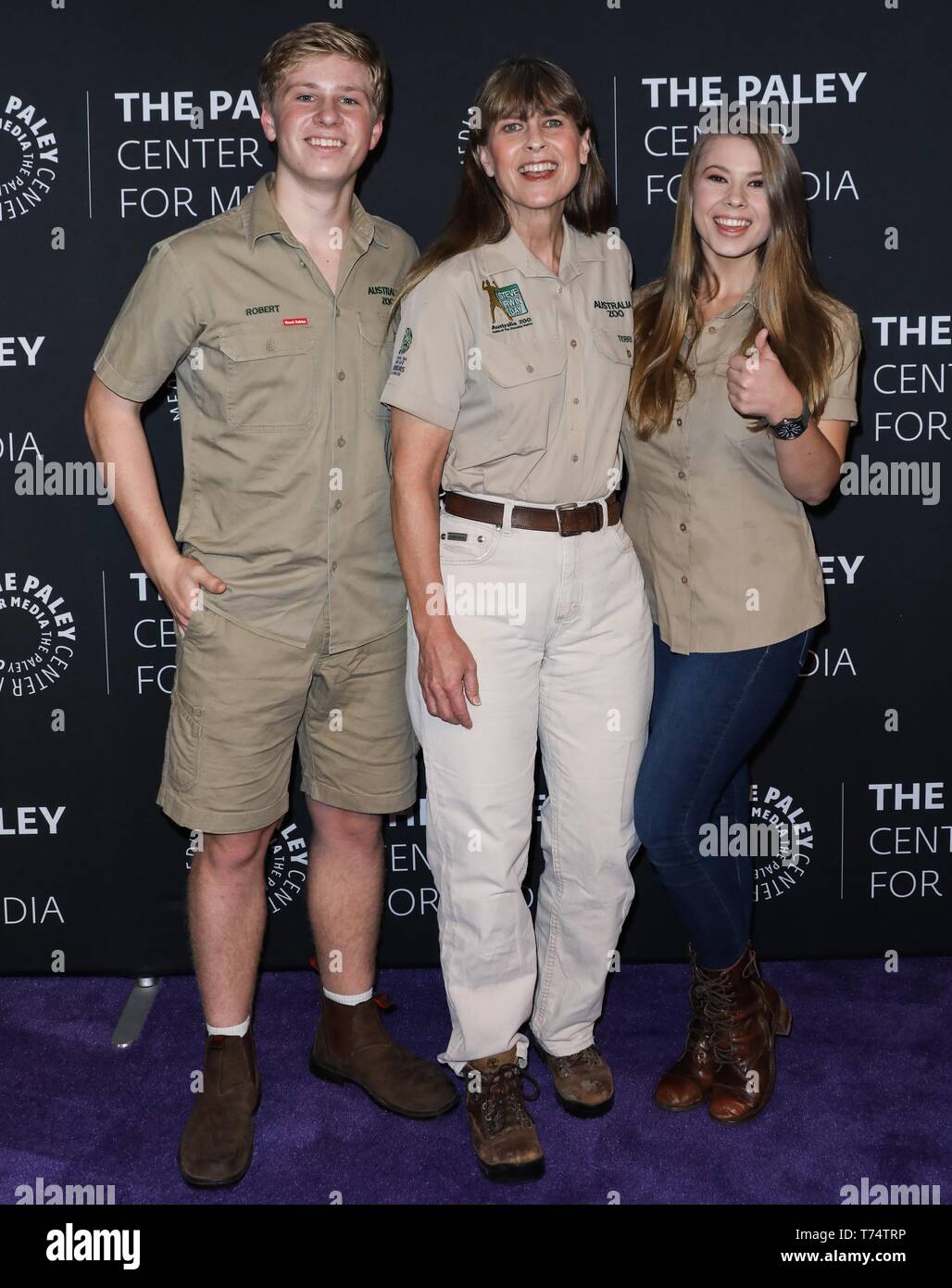 BEVERLY HILLS, Los Angeles, California, Stati Uniti d'America - 03 Maggio: Robert Irwin, Terri Irwin e Bindi Irwin arrivano al Paley Centre for Media presenta: una serata con il Irwins: "Crikey! È il Irwins' di screening e di conversazione tenutasi presso il Paley Centre for Media il 3 maggio 2019 a Beverly Hills Los Angeles, California, Stati Uniti. (Foto di David Acosta/Image Press Agency) Foto Stock