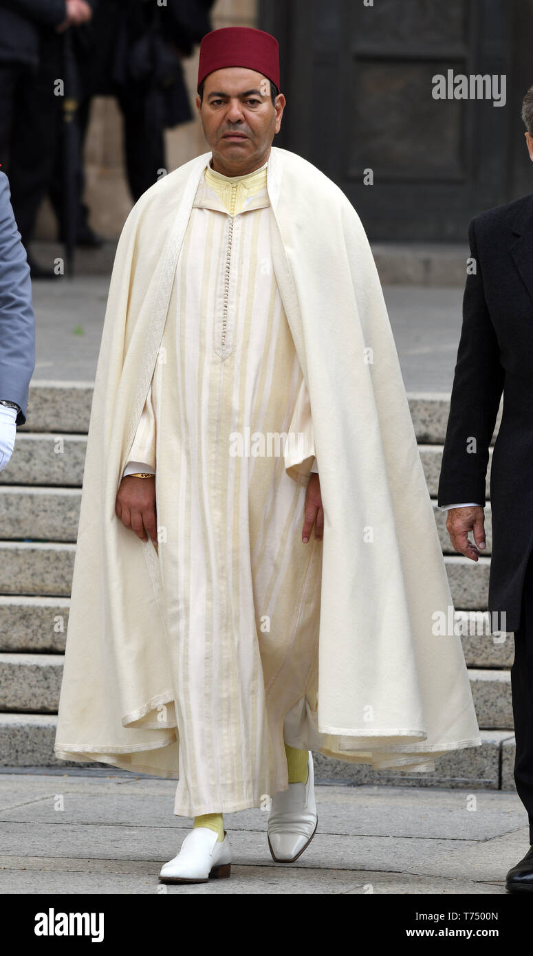 Luxemburg, Lussemburgo. 04 Maggio, 2019. Moulay Rachid principe del Marocco lascia la chiesa dopo i funerali di stato del Lussemburgo del vecchio Granduca Jean. L'ex capo di Stato del Granducato (1964-2000) era morto all'età di 98. Numerosi rappresentanti delle case reali erano presenti alle esequie. Credito: Harald Tittel/dpa/Alamy Live News Foto Stock