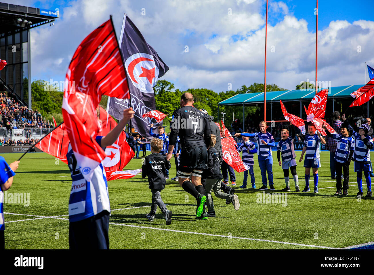 Londra, Regno Unito. 04 Maggio, 2019. Il 4 maggio 2019, Allianz Park, Londra, Inghilterra; Gallagher Premiership, Saraceni vs Exeter Chiefs ; Schalk Burger (07) delle teste dei Saraceni sul credito al passo: Georgie Kerr/News immagini Credito: News immagini /Alamy Live News Foto Stock