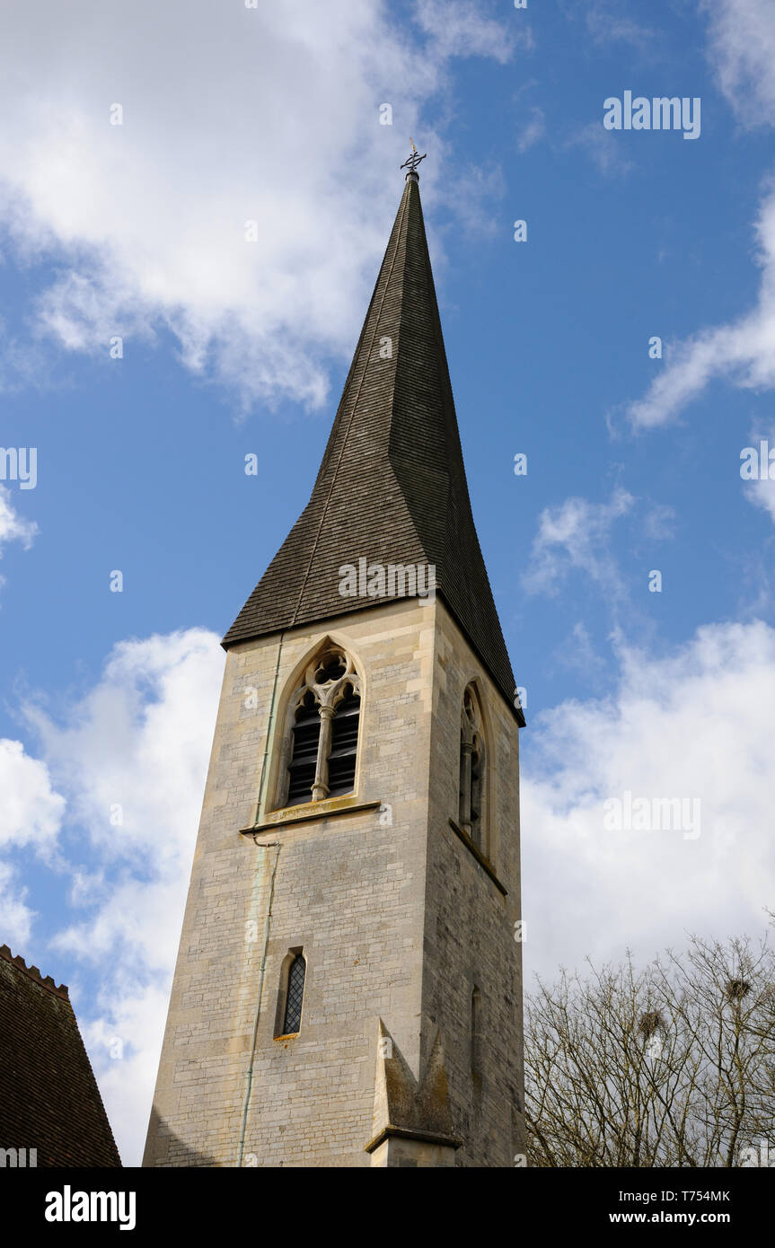 St James la grande chiesa, Waresley, Cambridgeshire, è stato costruito nel1857 e progettato dall'architetto William Butterfield Foto Stock