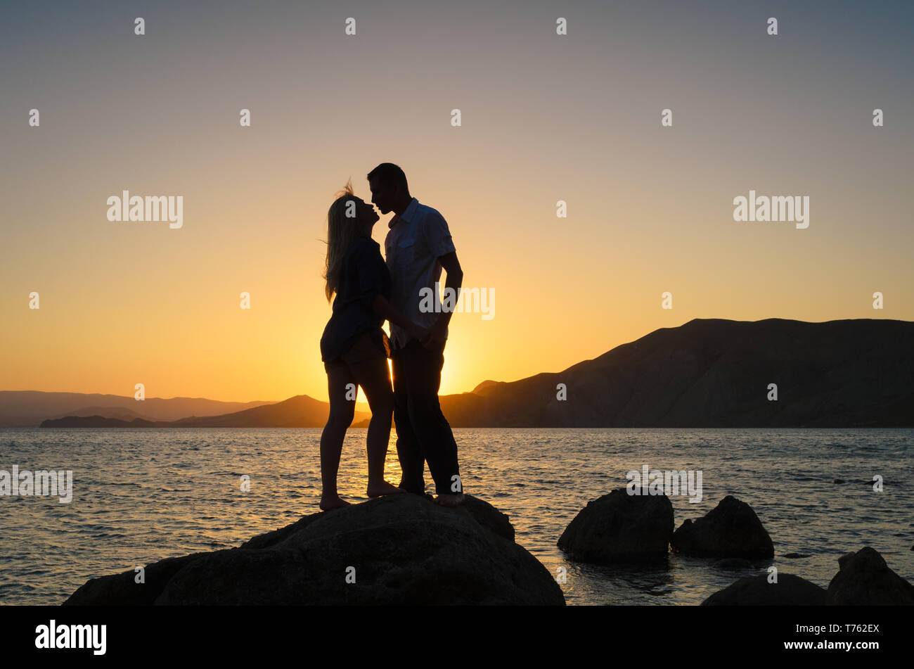 Bacio Al Tramonto Immagini E Fotos Stock Alamy