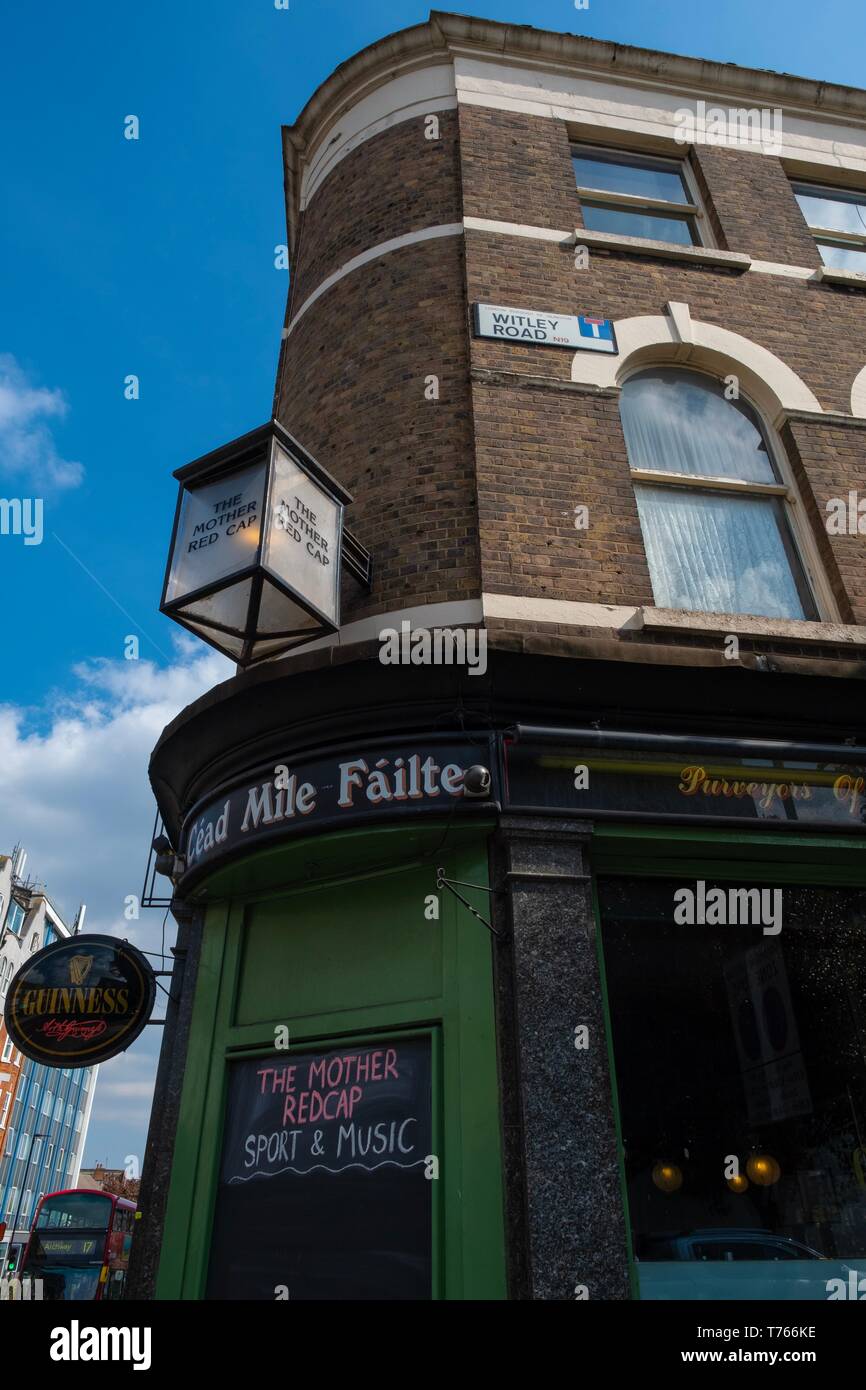 Madre cappuccio rosso, Holloway Road, Londra Foto Stock