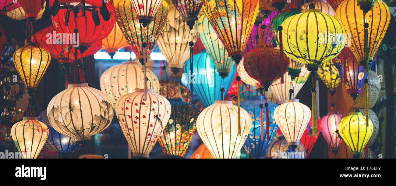 Colorate lanterne illuminato panorama Foto Stock