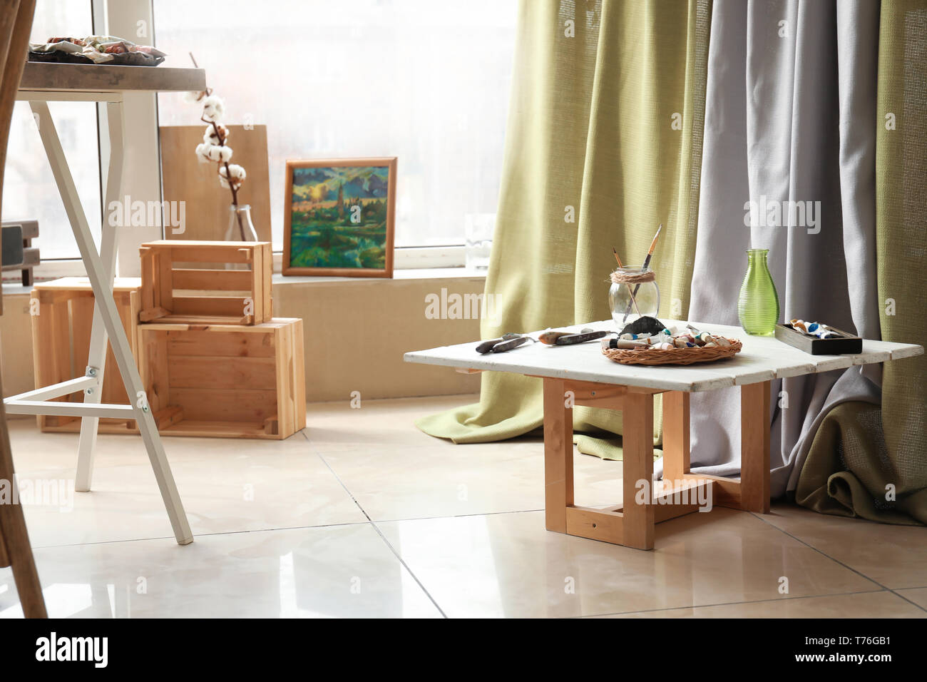 Interno di studio dell'artista Foto Stock