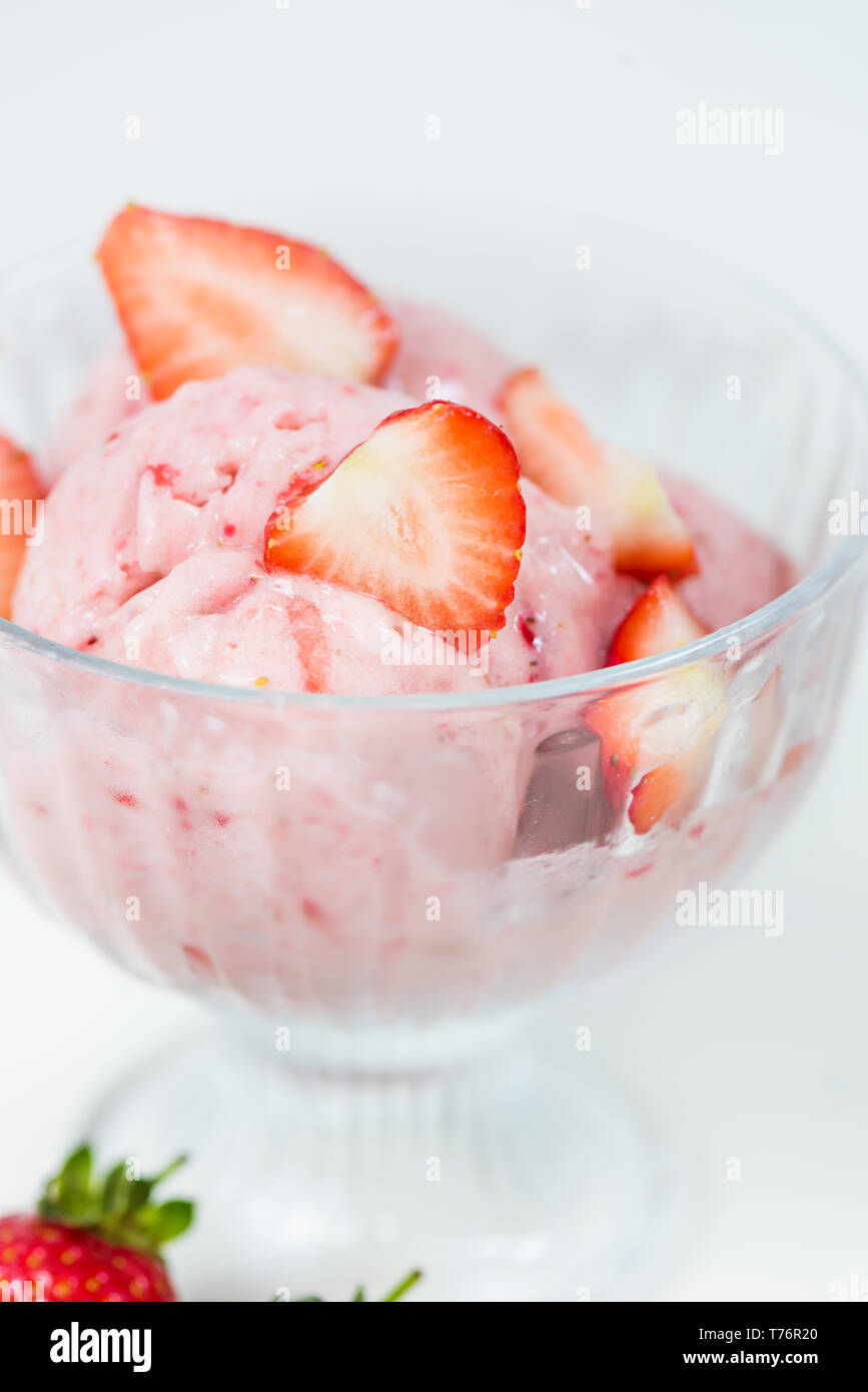 In casa Vegan Banana e FRAGOLA Crema di Nizza Foto Stock