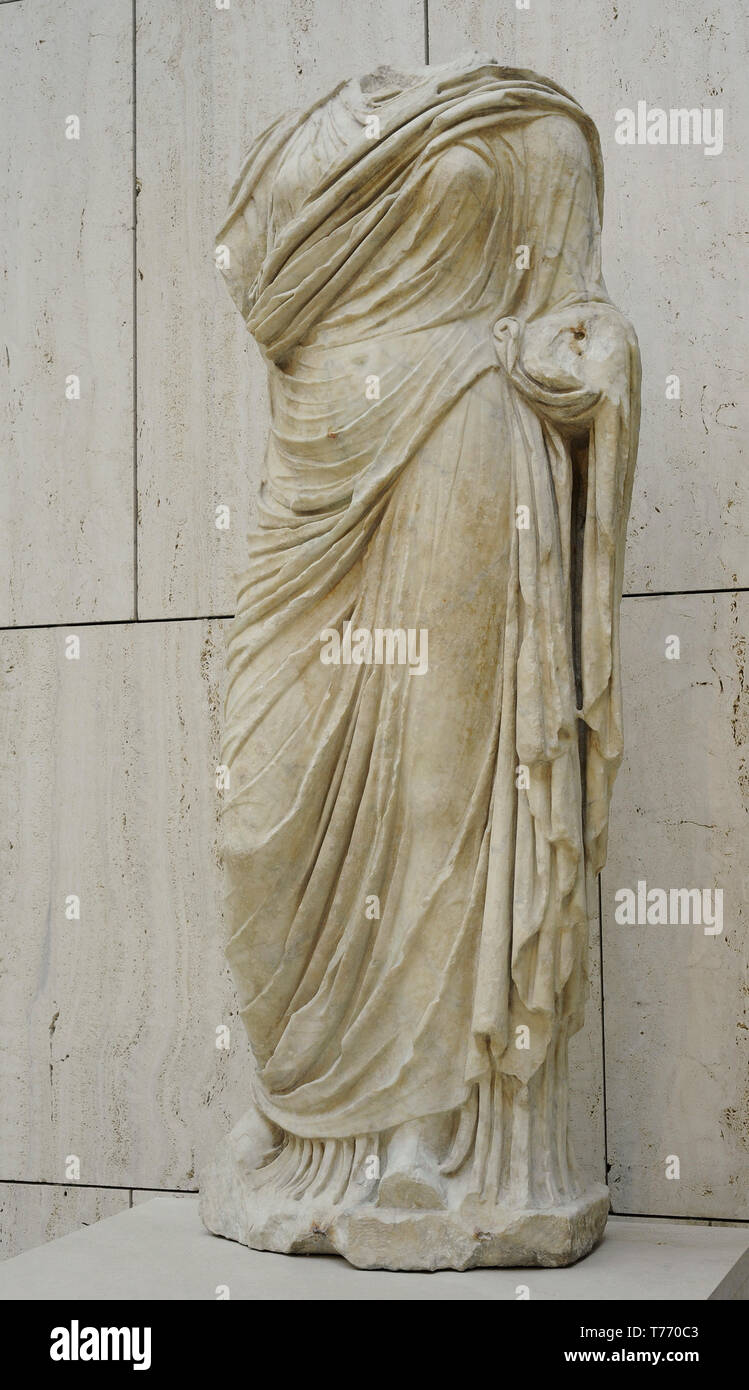 Femmina romana scultura. Fine 1st-inizio 2° secolo D.C. Il marmo. Museo Archeologico Nazionale. Madrid. Spagna. Foto Stock