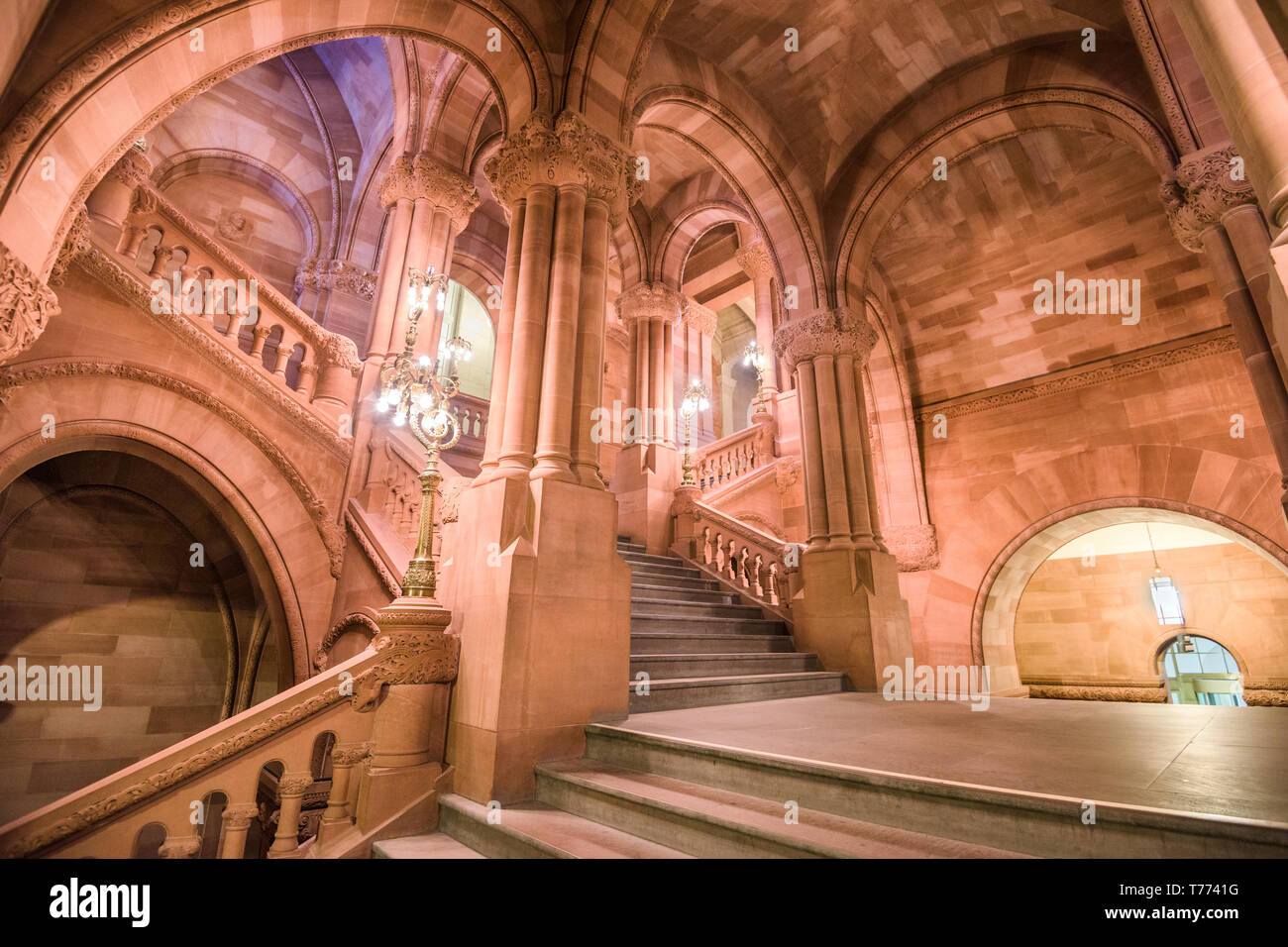 ALBANY, NEW YORK - Ottobre 6, 2016: Il grande scalone occidentale della New York State Capitol Building. Foto Stock