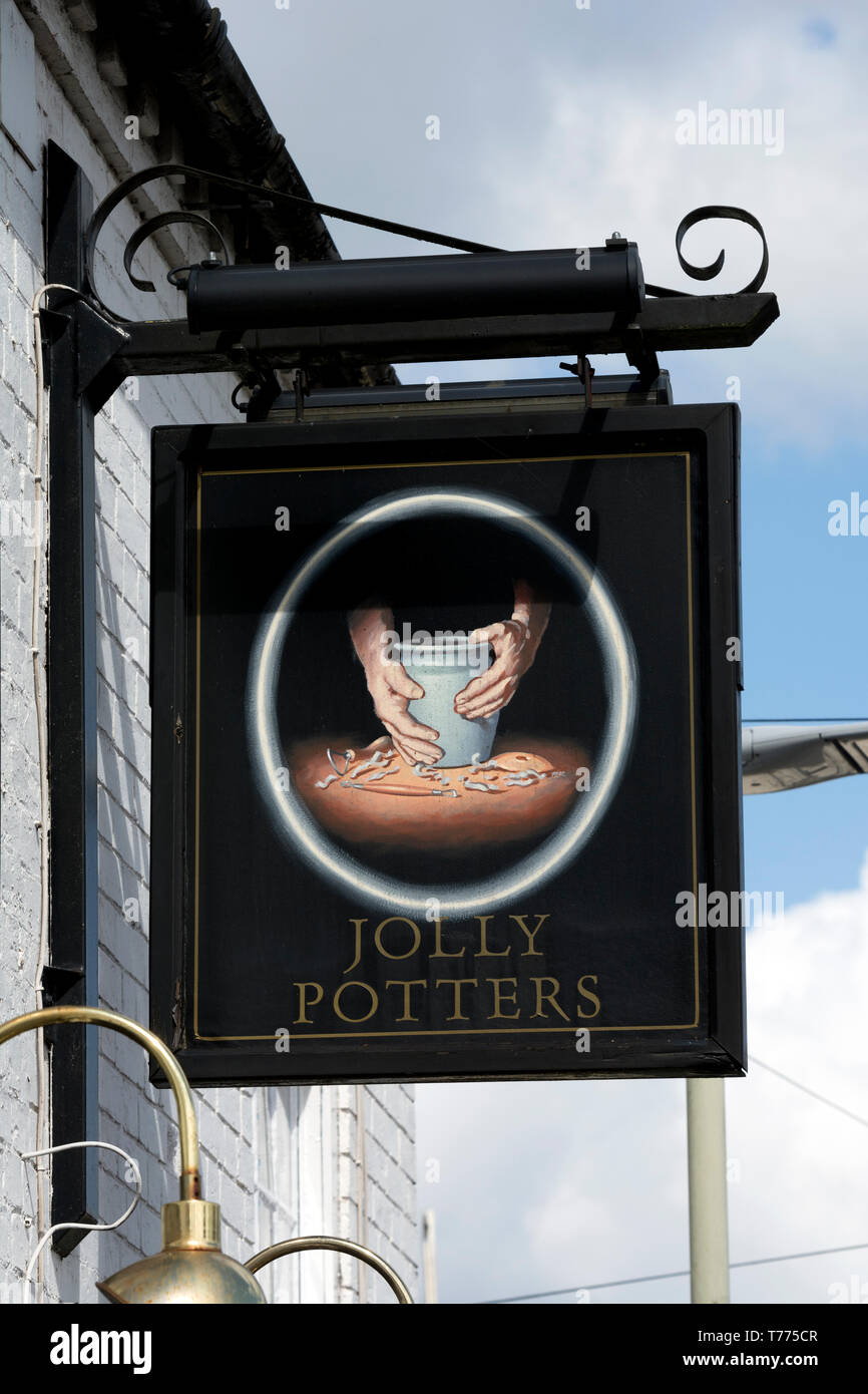 Il Jolly Potters pub segno, Castle Donington, Leicestershire, England, Regno Unito Foto Stock