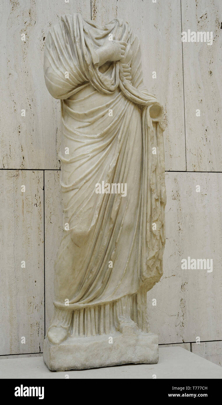 Palliata. Hispano-Roman nobildonna. Fine 1st-inizi II secolo D.C. Il marmo. Dal Forum di Medina Sidona (la provincia di Cadiz Cadice, Andalusia, Spagna). Museo Archeologico Nazionale. Madrid. Spagna. Foto Stock