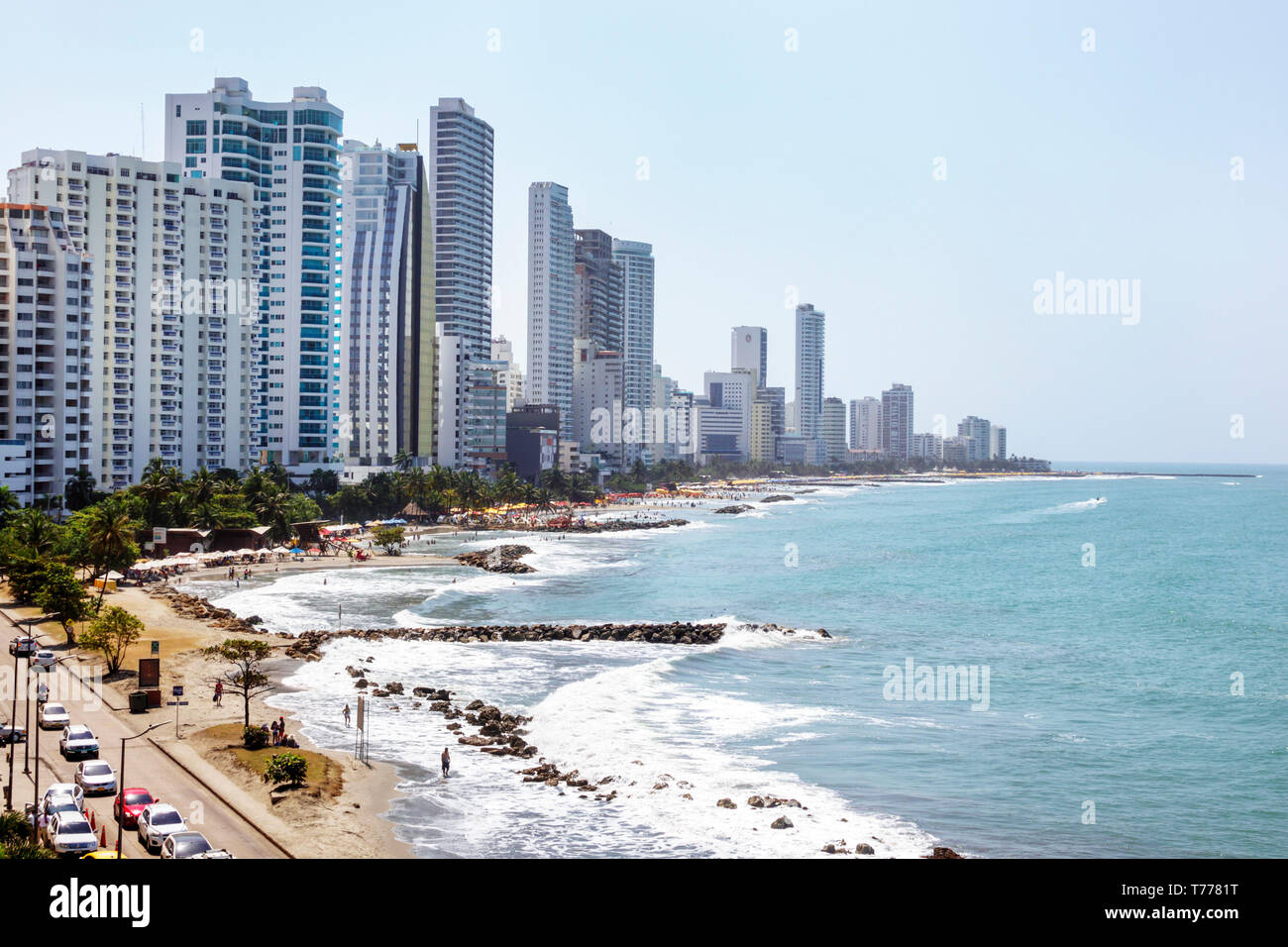 Cartagena Colombia, Bocagrande, Caribbean Sea spiaggia pubblica, surf, grattacieli grattacieli grattacieli edificio edifici condominio appartamento residenziale ap Foto Stock