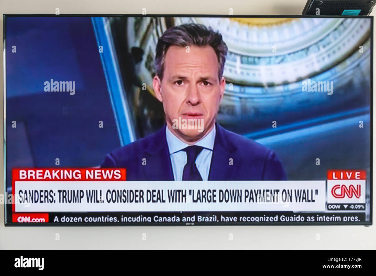 Cartagena Colombia,TV schermo piatto schermo piatto schermo,CNN,ultime notizie,Jake Tapper,Trump Border Wall,titolo,visitatori viaggio viaggio in visita Foto Stock