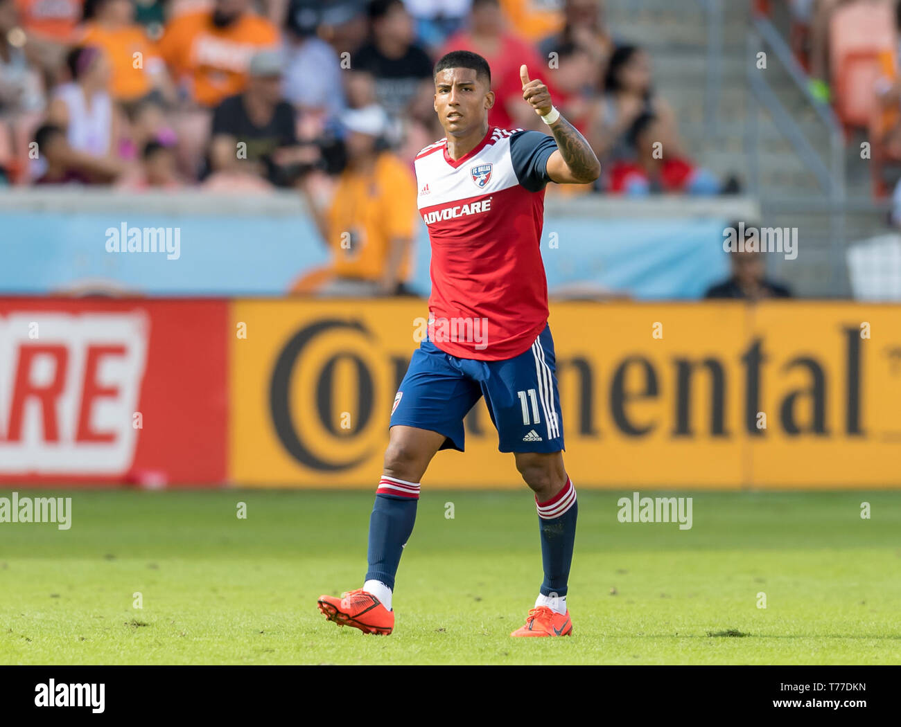 Texas, Stati Uniti d'America. 04 Maggio, 2019. Maggio 04, 2019 FC Dallas centrocampista Santiago Mosquera (11) durante una partita tra FC Dallas e Houston Dynamo BBVA Compass Stadium di Houston, Texas. La finale di Houston Dynamo batte il FC Dallas 2-1 Maria Lysaker/CSM Credito: Cal Sport Media/Alamy Live News Foto Stock