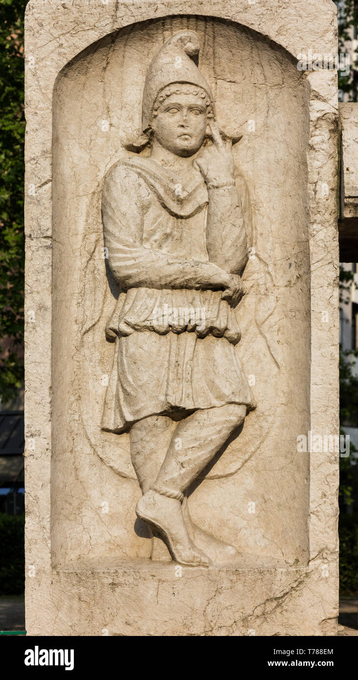 Reggio Emilia, Giardini Pubblici o del Parco del Popolo, monumento dei Concordii (monumento funebre proveniente da Boretto. Arte romana del periodo imperi Foto Stock