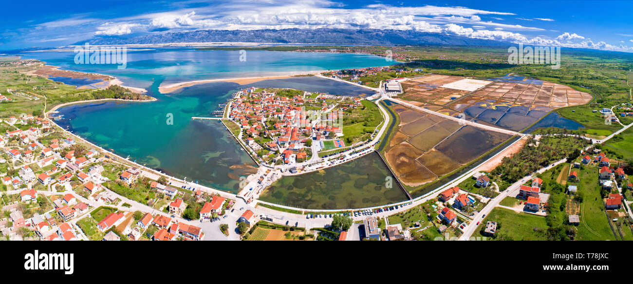 Città storica di Nin laguna e sale di antenna di campi di vista panoramica, Dalmazia regione della Croazia Foto Stock