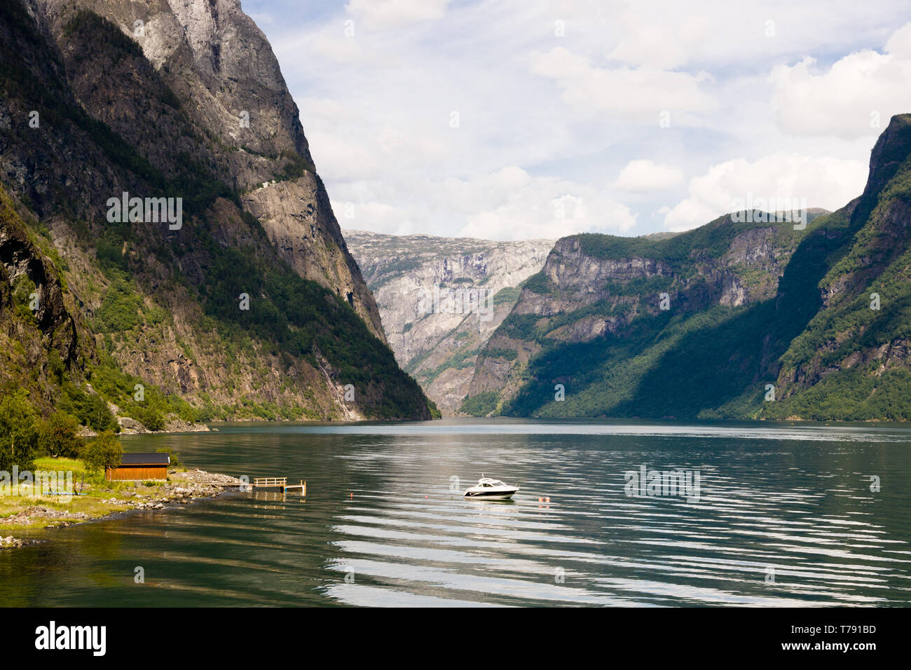 La straordinaria di fiordi in Norvegia in viaggio da Flam a Voss. Foto Stock