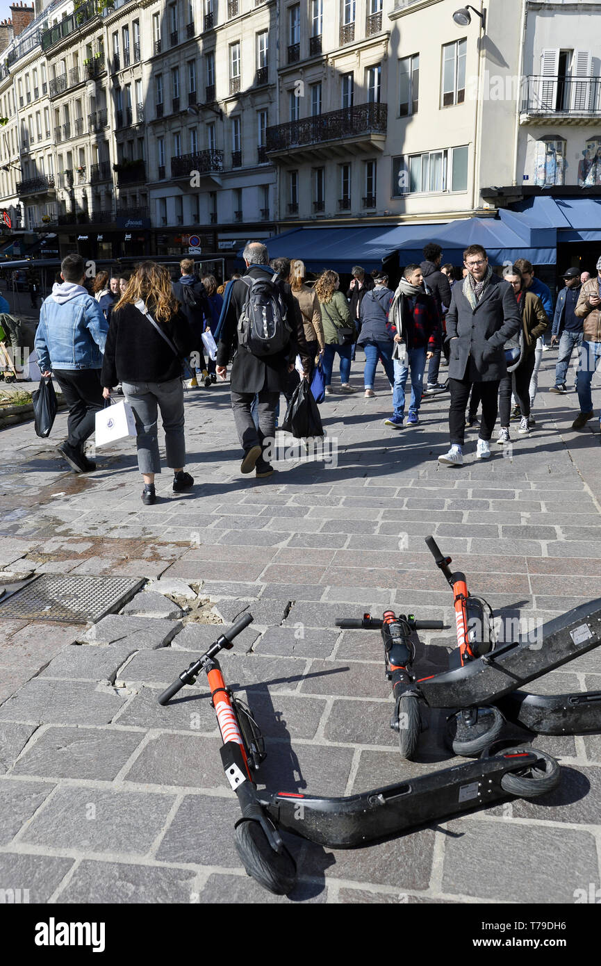 Invasione Escooters a Parigi - Francia Foto Stock