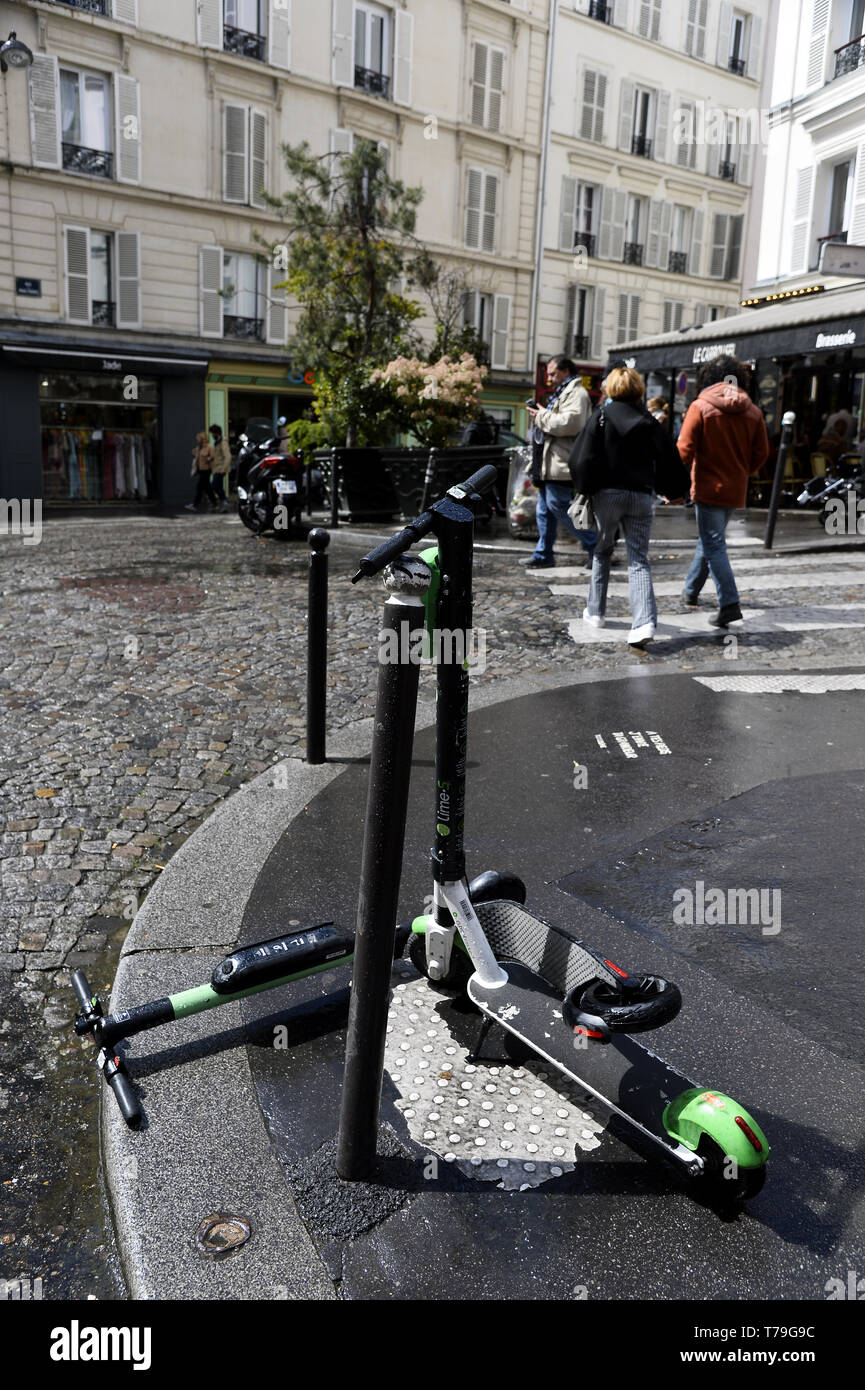 Invasione Escooters a Parigi - Francia Foto Stock