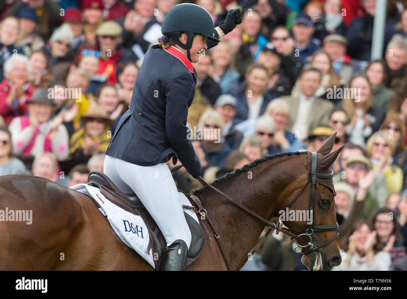 Piggy francese (GBR) e Vanir Kamira prendendo parte al Show Jumping fase del 2019 Mitsubishi Motors Badminton Horse Trials Foto Stock