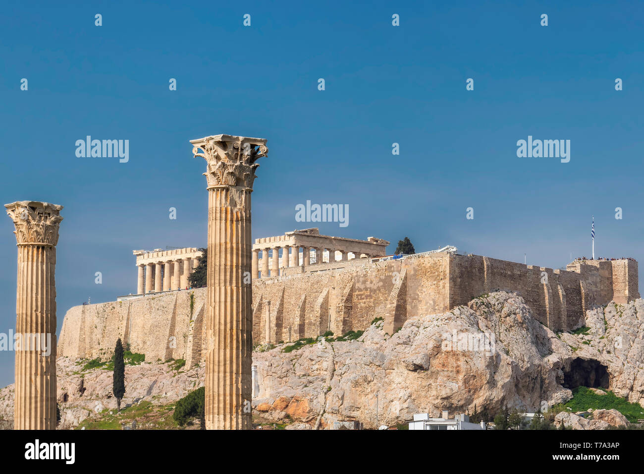 Tempio di Zeus Olimpio e dell'Acropoli di Atene, Grecia. Foto Stock