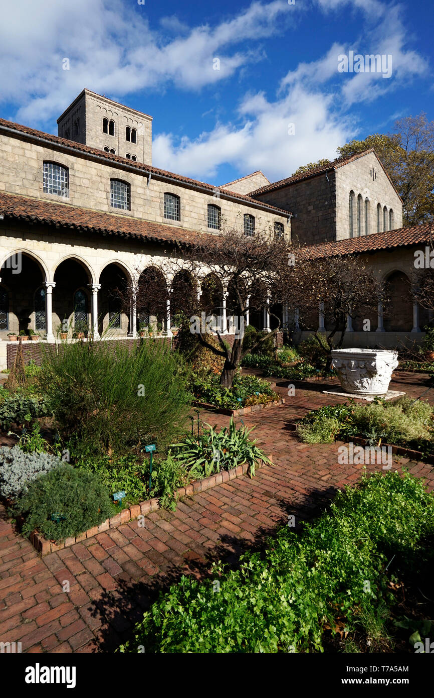 Bonnefont chiostri e giardino di erbe nel tem chiostri museum.Metropolitan Museum of Art.Manhattan.New York City.USA Foto Stock