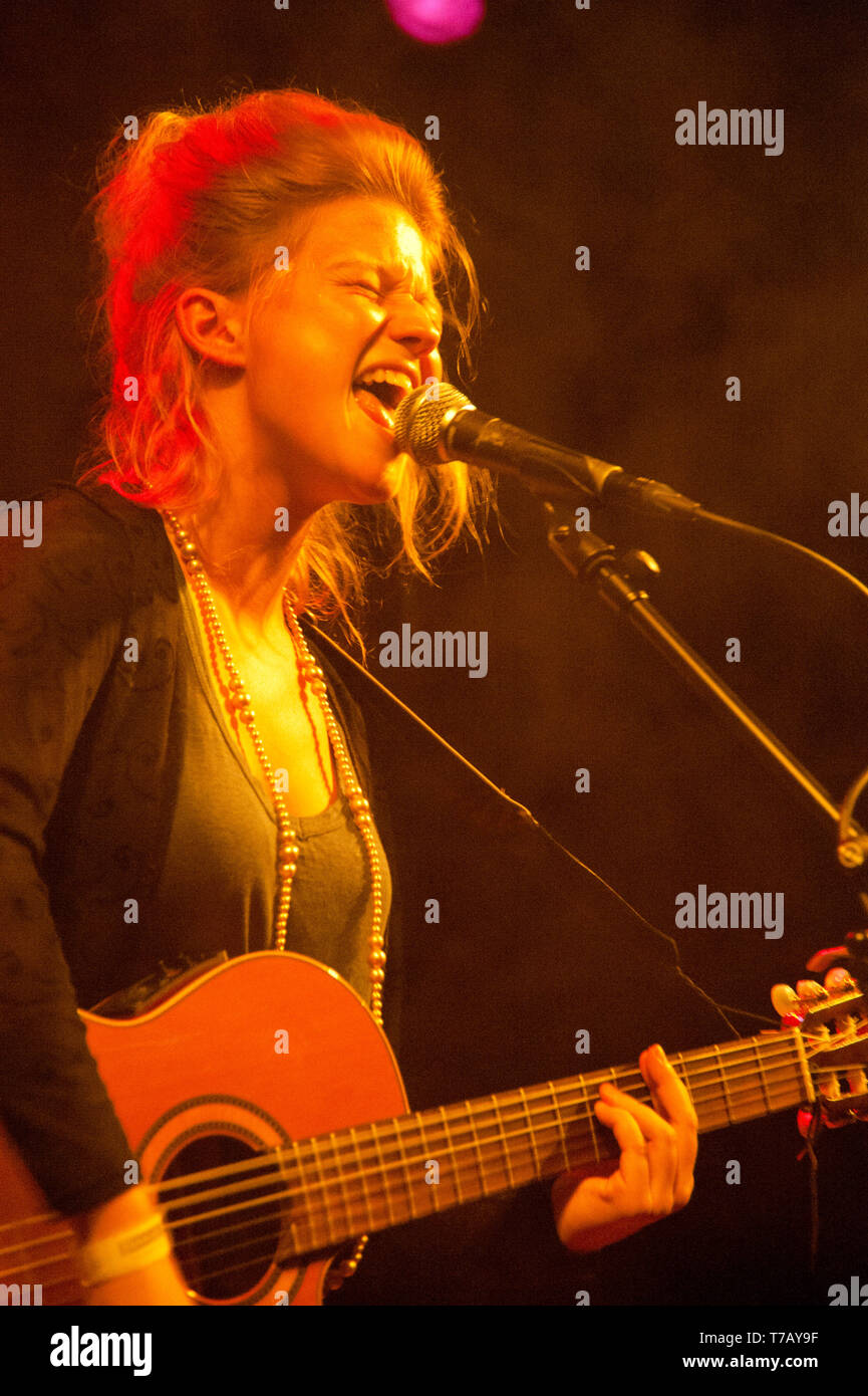 Paesi Bassi, Amsterdam, 4 aprile 2011, Paradiso, Selah Sue (foto Gijsbert Hanekroot) *** Caption locale *** Selah Sue Foto Stock