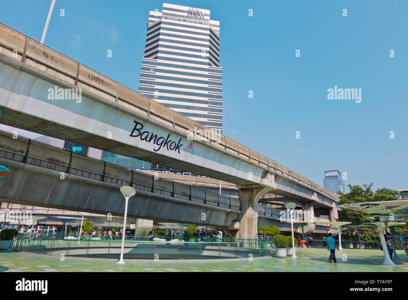 In Siam Square con Piwat Siam Tower, Pathum distretto Wan, Bangkok, Thailandia Foto Stock