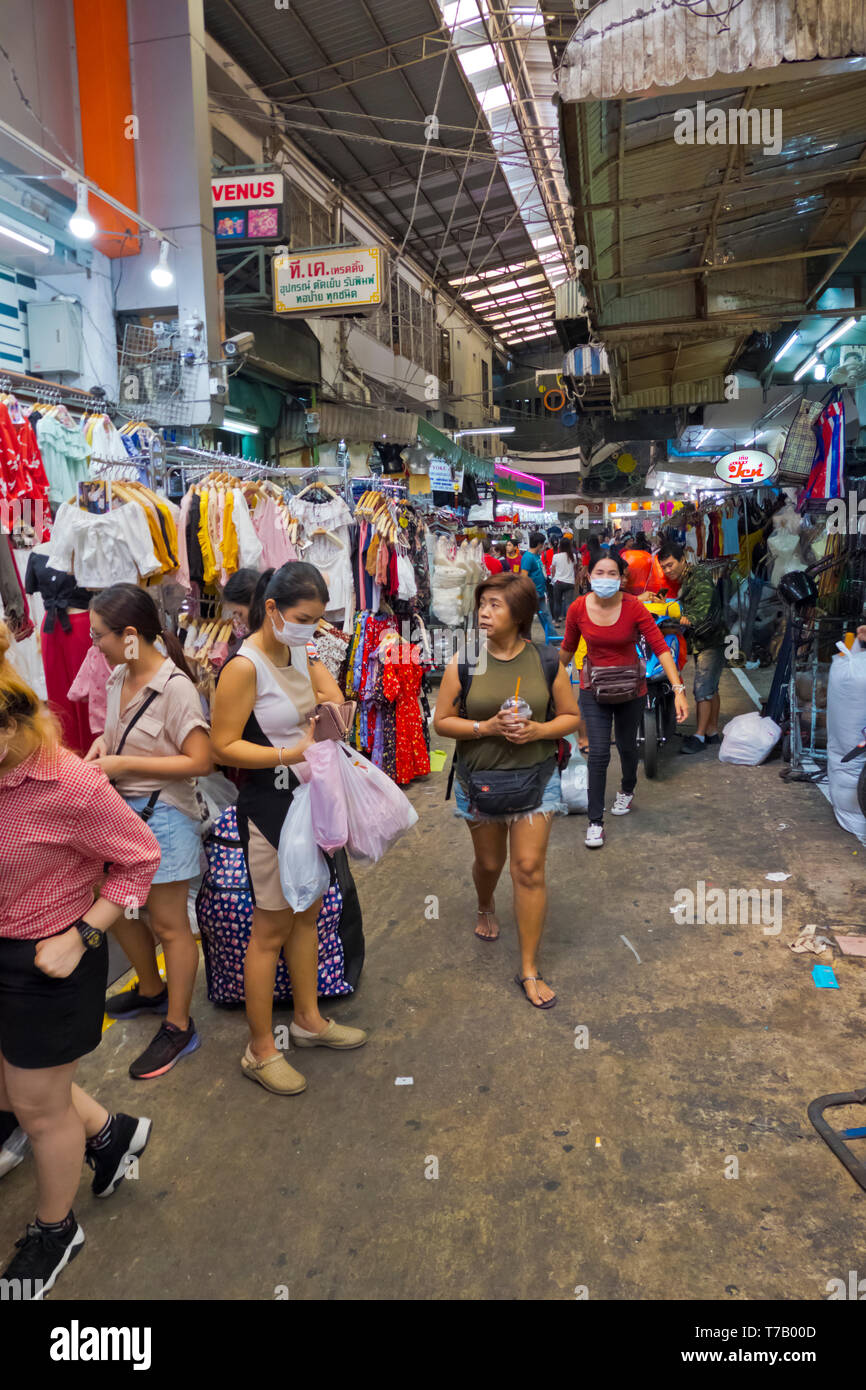 Il mercato Pratunam, Ratchathewi, Bangkok, Thailandia Foto Stock