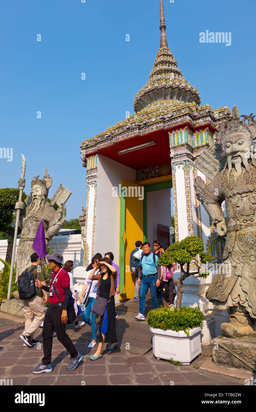 Gate, Wat Pho, Phra Nakhom district, Bangkok, Thailandia Foto Stock