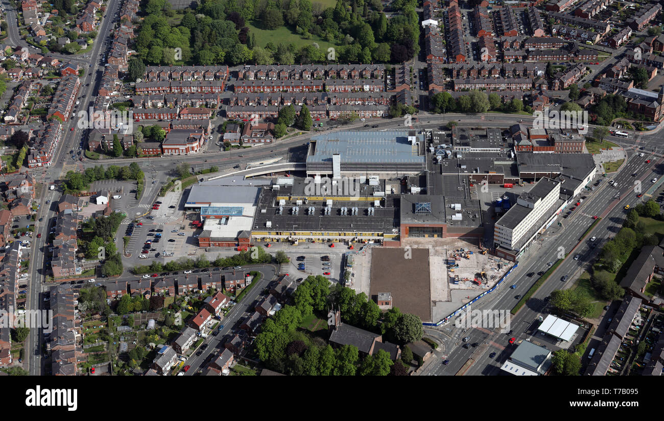 Vista aerea di Stretford Mall, Chester Road, Stretford, Manchester Foto Stock