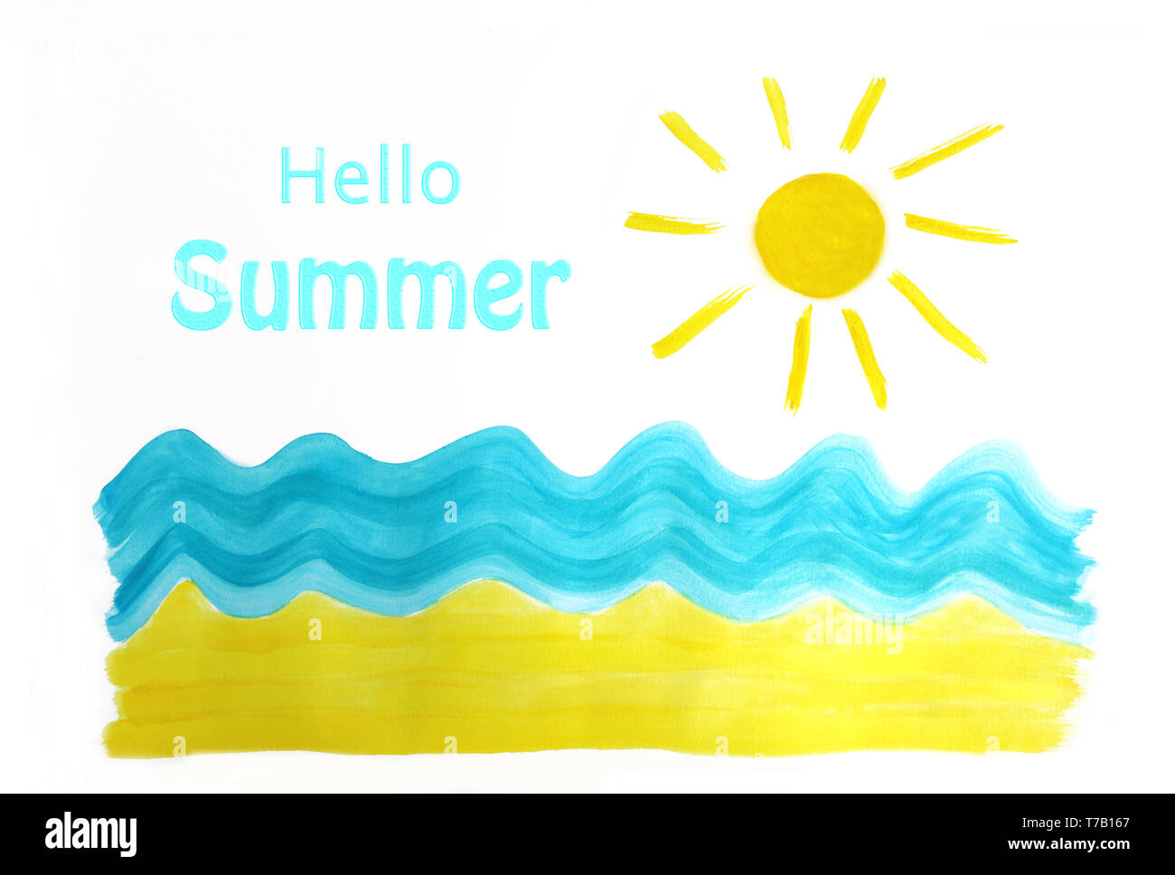 Ciao Estate; in spiaggia, giallo e turchese acquerello su carta bianca, mostrando la sabbia, il mare e il sole estivo con raggi solari Foto Stock