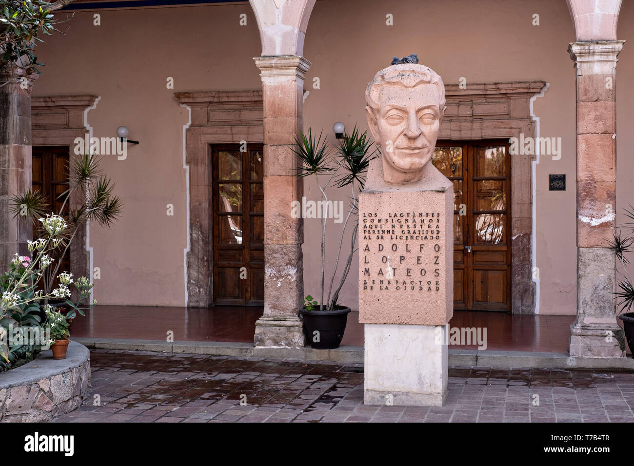 Un busto in onore di ex Presidente messicano Adolfo López Mateos in Lagos de Moreno, Stato di Jalisco, Messico. Foto Stock