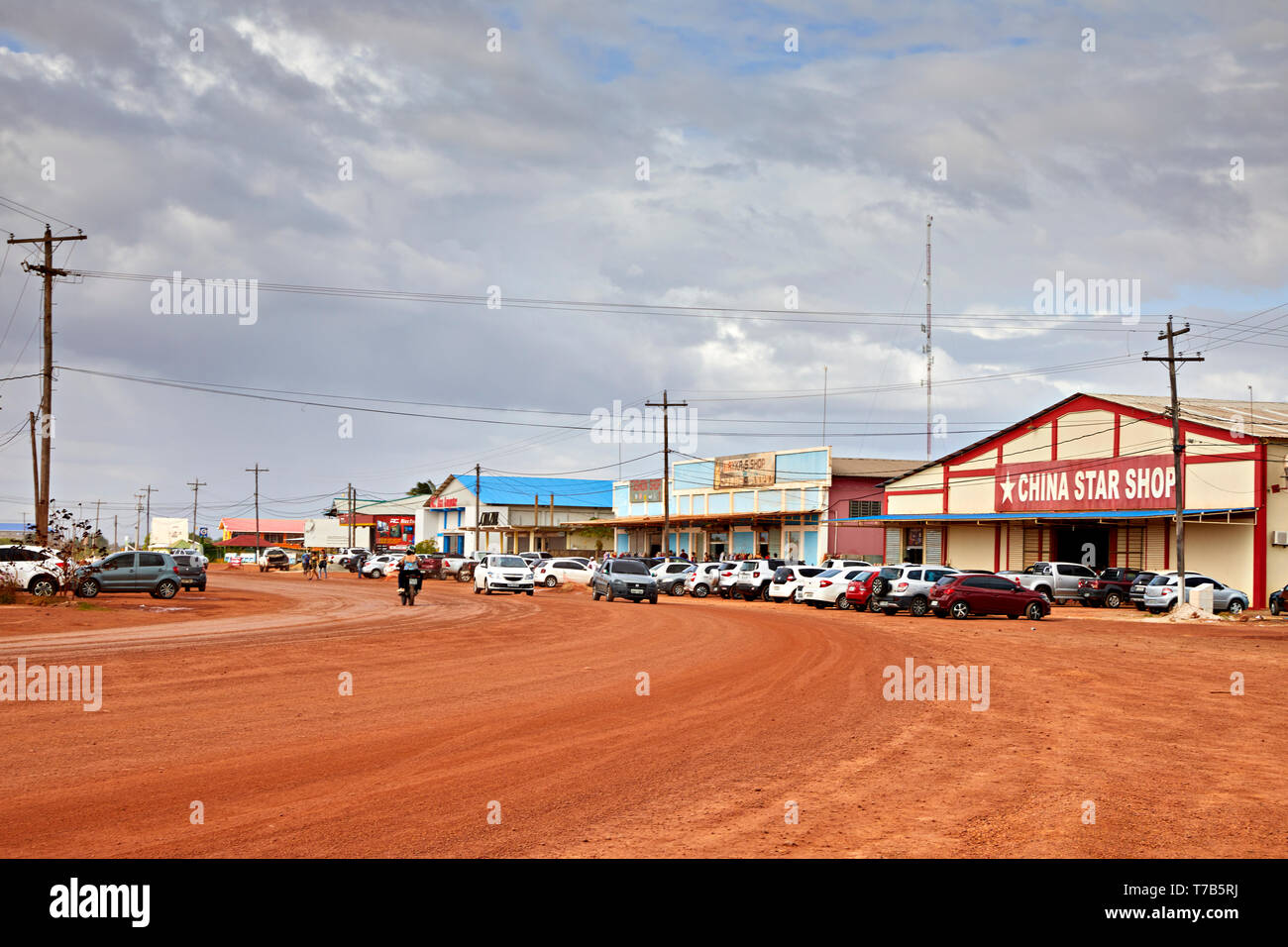Rupununi Rd in Lethem Guyana con tutti i principali negozi si trovano. Foto Stock