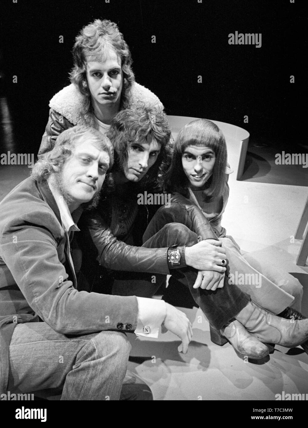 Amsterdam, Paesi Bassi - 01 gennaio: Slade poste ad Amsterdam, nei Paesi Bassi nel 1972 L-R Noddy titolare, Don Powell, Dave Hill, , Jim Lea (sul retro) Foto Stock