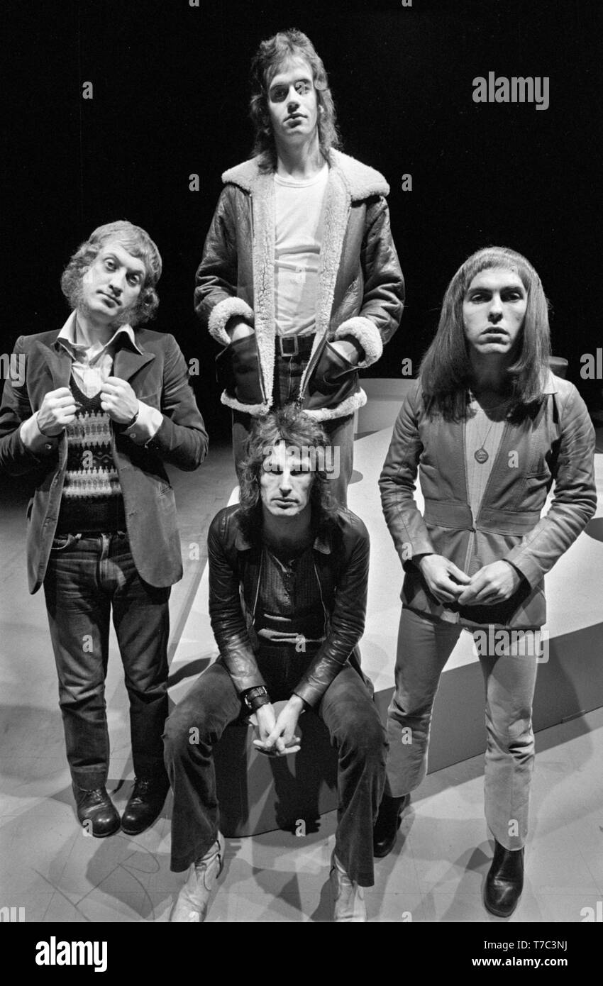 Amsterdam, Paesi Bassi - 01 gennaio: Slade poste ad Amsterdam, nei Paesi Bassi nel 1972 L-R Noddy titolare, Don Powell, Dave Hill, , Jim Lea (sul retro) Foto Stock