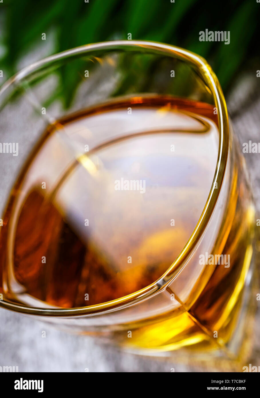 Cognac in un bicchiere Old Fashion Foto Stock
