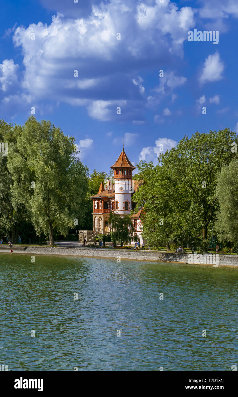 Piccolo castello in Herrsching a Ammersee, Lago Ammer, Baviera, Germania Foto Stock