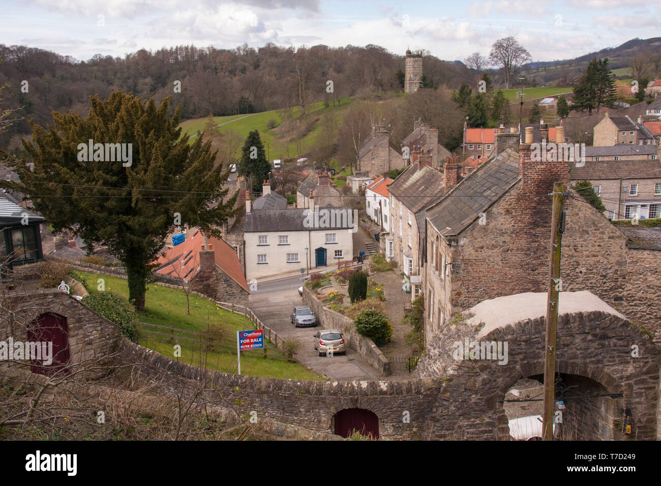 Tetto a vista su Richmond,North Yorkshire con Culloden torre in background Foto Stock