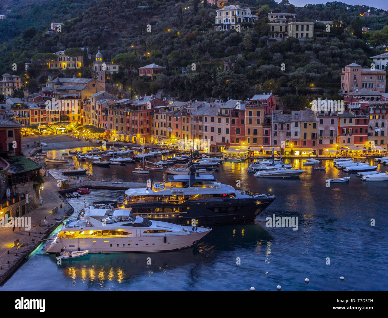 Vista sul porto di Portofino di notte, Italia Foto Stock
