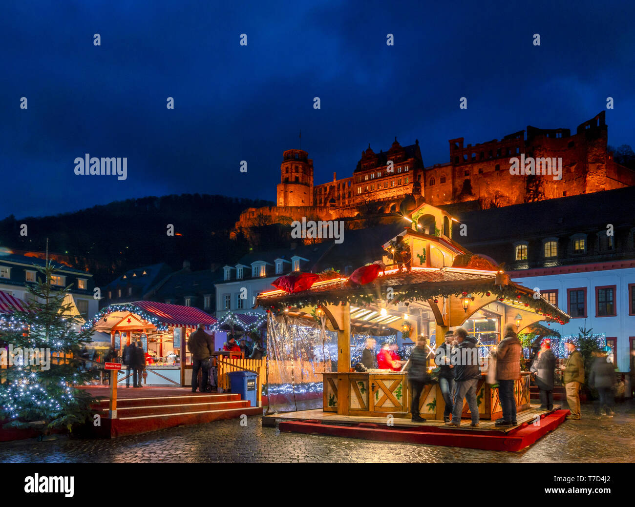 Mercatino di Natale a Karlsplatz in Heidelberg, Baden-Württemberg, Germania Foto Stock