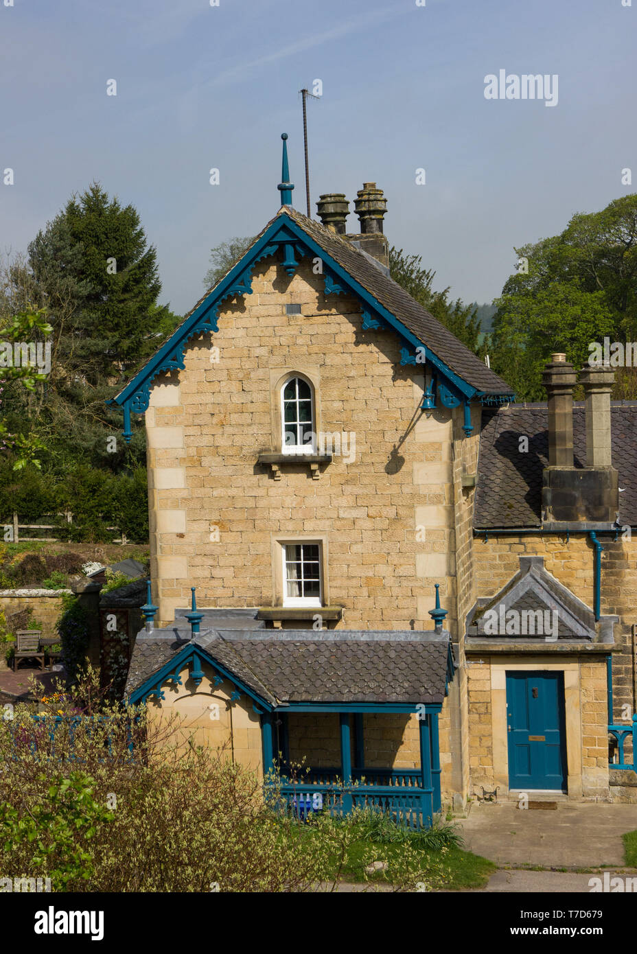 Casa Cottage o dal villaggio di Edensor su Chatsworth station wagon, DERBYSHIRE REGNO UNITO Foto Stock