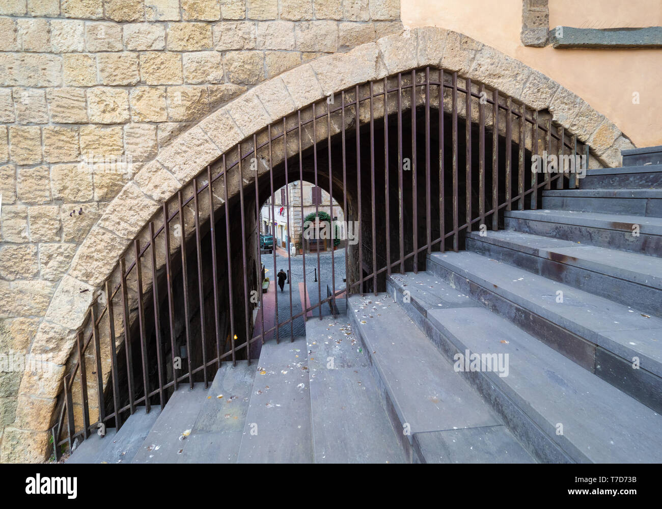 La città di Tarquinia (Italia) - Una splendida cittadina etrusca e medievale in provincia di Viterbo, Tuscia, regione Lazio. Si tratta di un'attrazione turistica per molte chiese Foto Stock